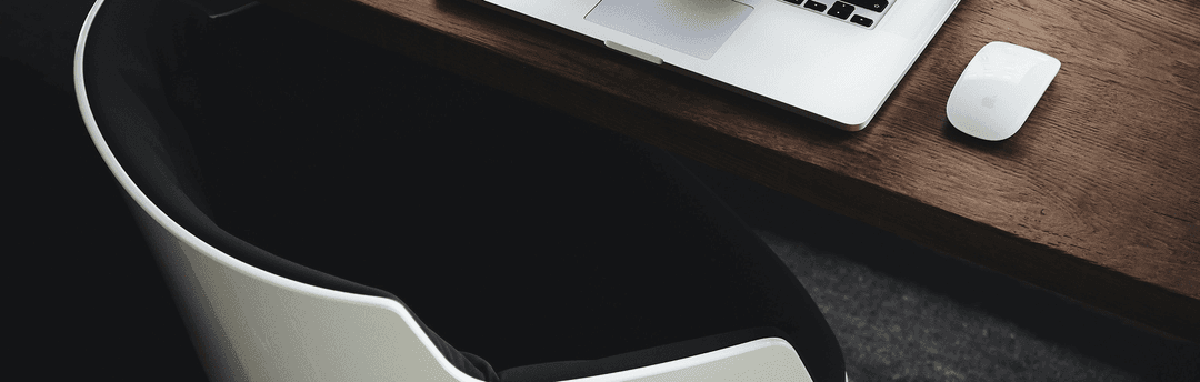 Laptop and mouse on the desk